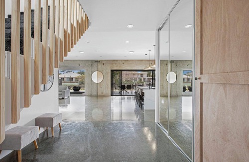 Broadbeach Waters House | Urban Hideaway, Broadbeach Waters