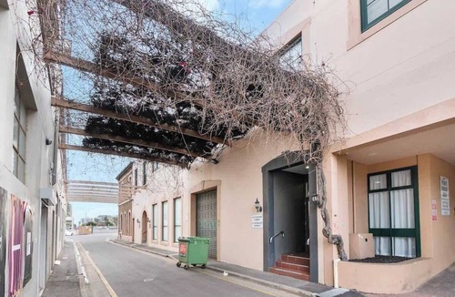 Adelaide Central Business District Apartment | Urban Oasis Chic CBD Suite with WiFi - Walkable