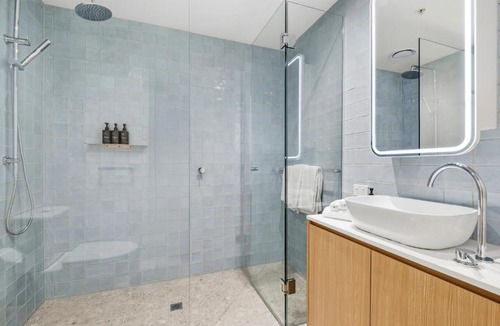 Chinatown Apartment | Urban Rest Melbourne formerly Nolo Apts Lonsdale St