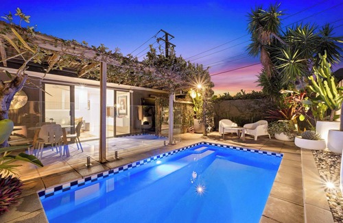 Teneriffe Apartment | Urban Sanctuary! 1Bed, 1Bath, 1Car, POOL~Teneriffe