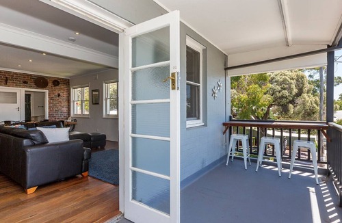 Mount Claremont Apartment | UrbanStyle Claremont Apartment