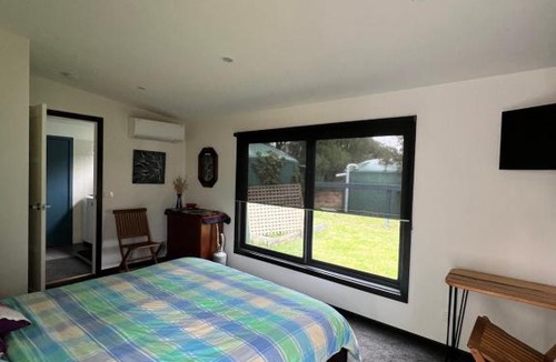 Cowes House | Uringah