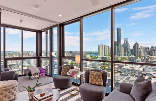 Fortitude Valley Apartment | Utopia Suites Luxe Sky Home/Sensational Views 2B/2Bath/Park