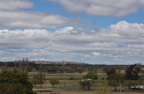 Coolah Apartment | V Coolah Short Stays - Valley View Apartment