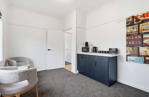 South Bathurst Apartment | Vale Apartments Trio - Coffee at your doorstep