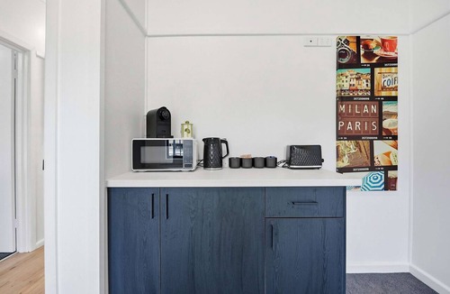 South Bathurst Apartment | Vale Apartments Trio - Coffee at your doorstep