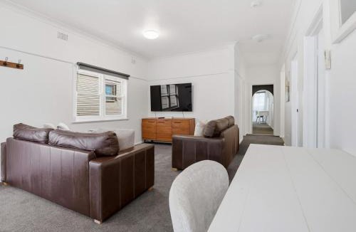 Perthville Apartment | Vale Road Studio Three - Coffee at your doorstep