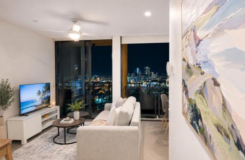 Fortitude Valley Apartment | Valley Luxe - High Level Scenic Apartment