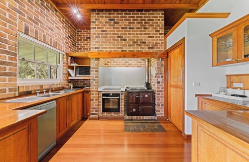 Witta House | Valley View Retreat Private 36 Acre Hinterland Escape