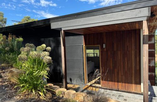Clarendon House | Valley Views Luxury Country Retreat
