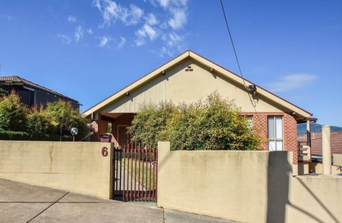 Myrtleford Apartment | Valley Views - Perfect Just for Couples