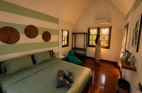 Bai Lan Hotel | Vanara Bungalows