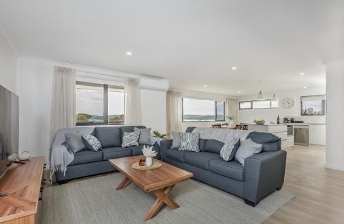 Albany House | Vancouver Views