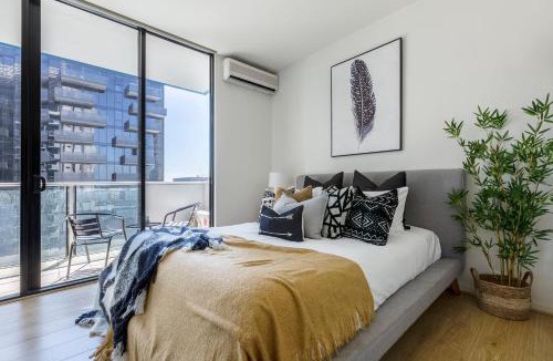 Docklands Apartment | VAQUAY Scandi Boho In Docklands