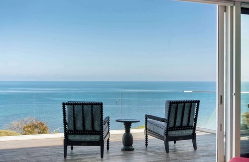 Mount Eliza House | Veranda | Bay Views | Heated Pool | Beach Access