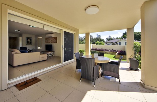 South West Rocks Apartment | Very comfortable, air conditioned, WIFI, downstairs unit located a few.