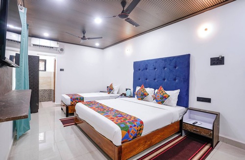 Varca Hotel | Via Royale castle beach Home - 300M From Calangute Beach