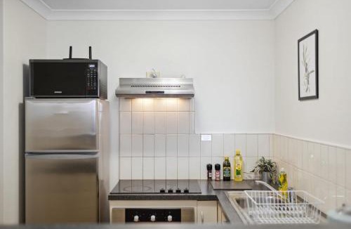 Northbridge Apartment | Vibrant Apartment in Northbridge