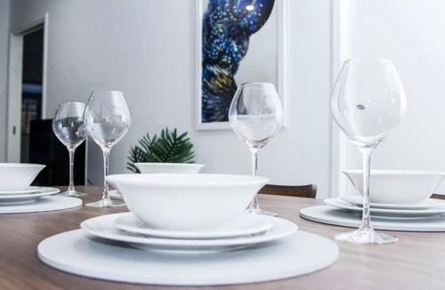 Newstead Apartment | Vibrant City Pad