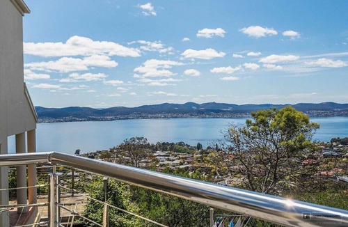 Sandy Bay Apartment | "View Studio" Apartment Sandy Bay Close to Casino.