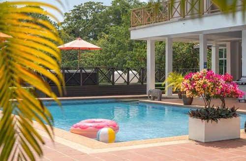 Kampung Kedawang Villa | Villa 7 - Waterfront, Pool, Jacuzzi, Sauna & Gym by WOW Holiday Homes