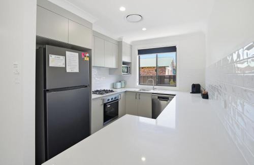 Orange Apartment | Villa Endsleigh - CBD Retreat, 2 Bed 2 Bath