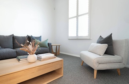 Invermay House | Villa Gwen: Character Home Moments From the City