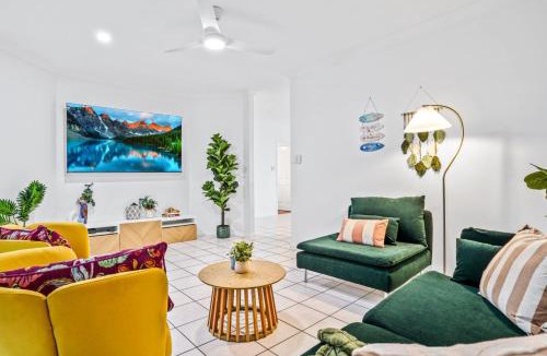 Kewarra Beach House | Villa Ibis Family Home with Pool in Kewarra Beach