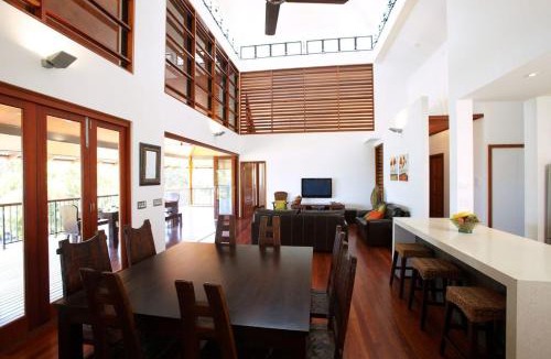 Horseshoe Bay House | Villa Kembali