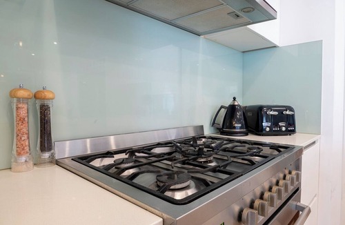 Cranebrook House | Villa Lapwing | Premium Home Near Blue Mountains & Sydney