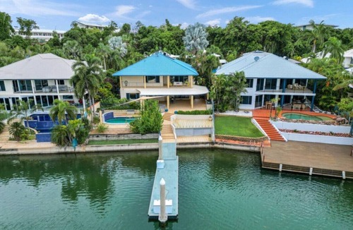 Cullen Bay House | Villa Marina Darwin: 4 bed, 3 bath w/Pool+Cinema!