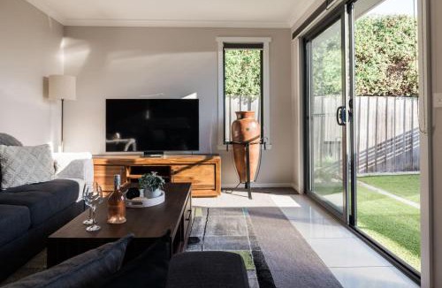 Devonport House | Villa on Parker