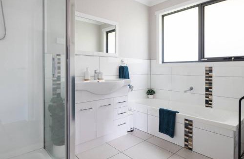 Devonport House | Villa on Parker