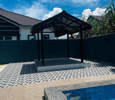Kepala Batas House | Villa Pool Kepala Batas