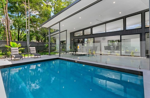 Clifton Beach House | Villa Tiino @ Clifton Beach with Heated Pool
