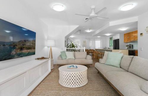 Coolum Beach Apartment | Villa Two Coolum, opposite beach, 4 pools
