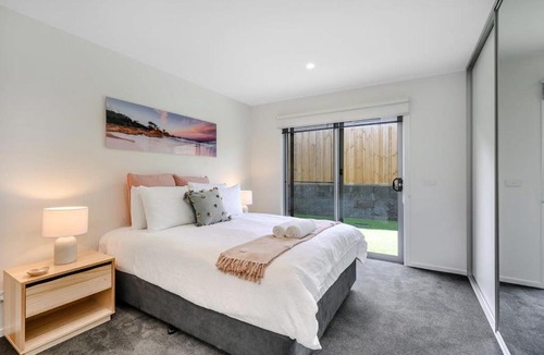 Warrane Villa | Villa Two NEW 2 Bed Bath 10 min to Airport CBD