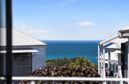 Caves Beach House | Villa with Seaside Soul Newly Renovated