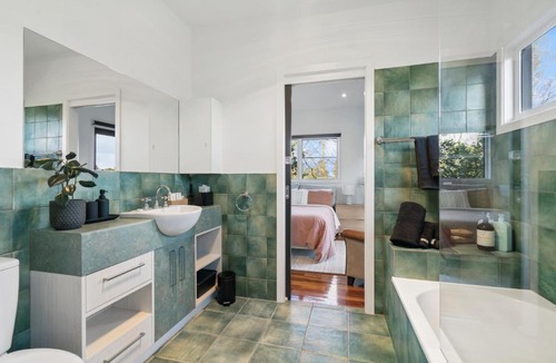Wallington House | Vineyard Cottage at Oakdene