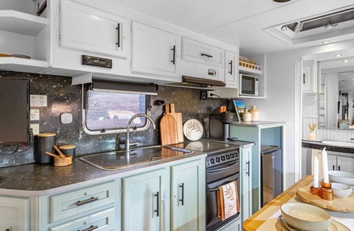 Spring Farm House | Vineyard Farmstay – caravan retreat in Clare Valley