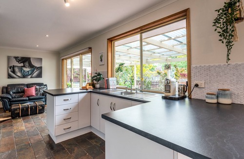 McLaren Vale House | ☆ Vineyard views from Sam & Audrey's at McLaren Vale☆Cosy Wood fire