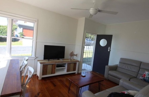 Black Head House | Vita Pacifica - 5 minutes stroll to beautiful Black Head Beach
