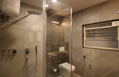 Yupia Hotel | Voyage Eastin Suites