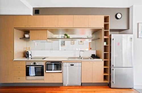 North Melbourne Apartment | W30 - Sparkling North Melbourne Gem with parking