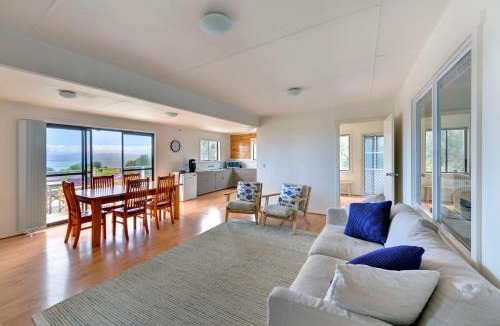 Coles Bay House | Waders