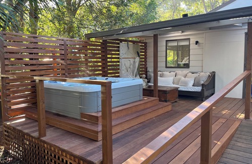 Spencer House | "Wagtail Cottage" Hawkesbury River Garden Retreat