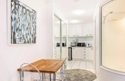 Urangan Apartment | Wake to the Waves – 182A/182B Dual Key Oceanfront Apartment