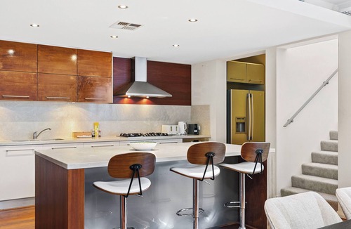 North Coogee House | Walk to Beach Coastal Home in Coogee