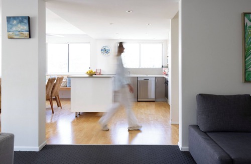 Caloundra Apartment | Walk to Beach | Pool | Shared Rooftop Ocean Views | Coastal Comfort