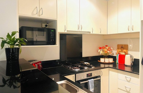 Windsor House | Walk to Chapel(3B2B1P)